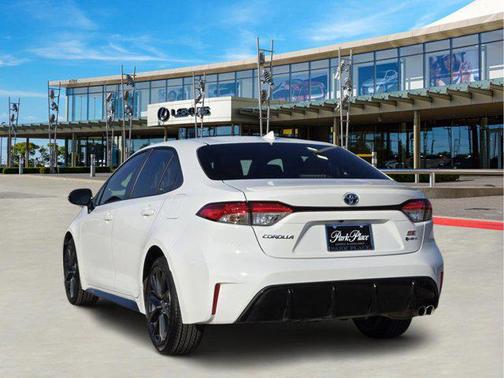 2025 Toyota Corolla Hybrid SE