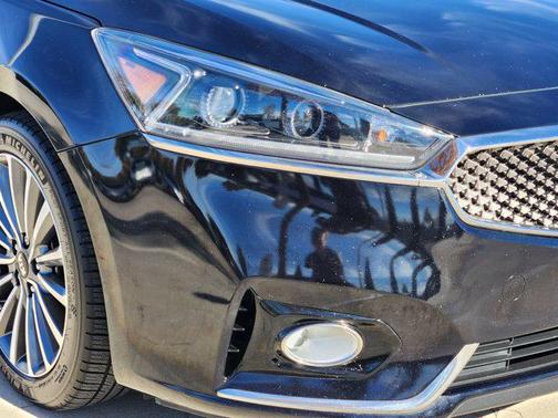 2017 Kia Cadenza Premium