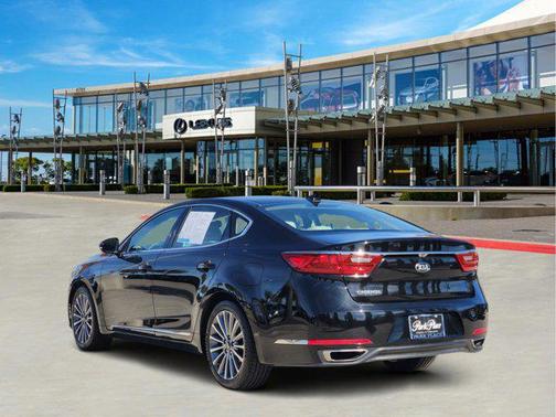 2017 Kia Cadenza Premium