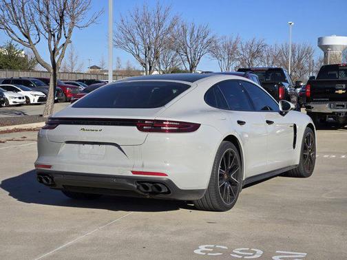 2018 Porsche Panamera 4