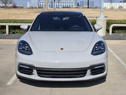 2018 Porsche Panamera 4