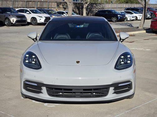 2018 Porsche Panamera 4