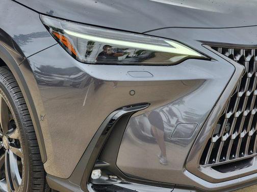 2025 Lexus NX 450h+ Luxury