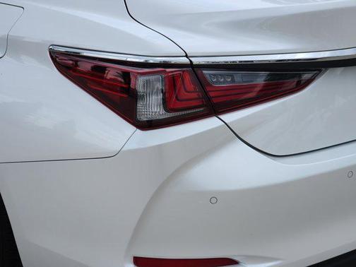 2022 Lexus ES 350 Premium