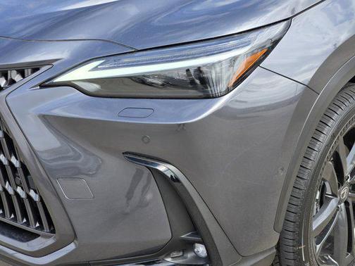 2026 Lexus NX 450h+ Luxury