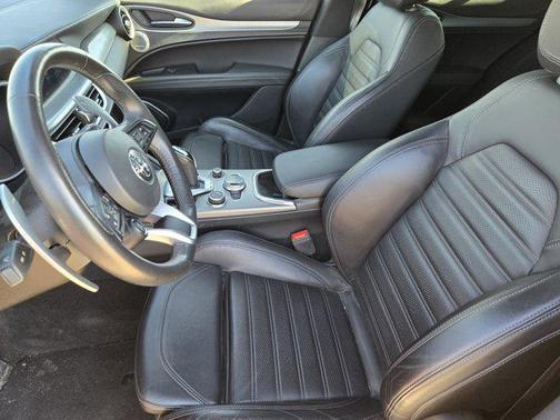 2022 Alfa Romeo Stelvio Ti