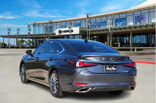 2025 Lexus ES 350 Ultra Luxury
