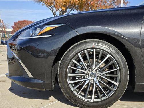 2025 Lexus ES 350 Base