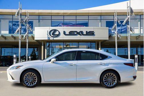 2025 Lexus ES 300h Luxury