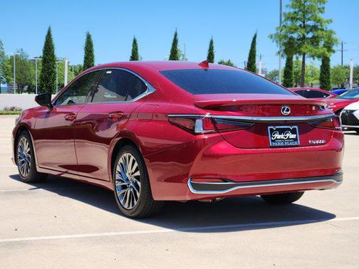 2025 Lexus ES 300h Luxury