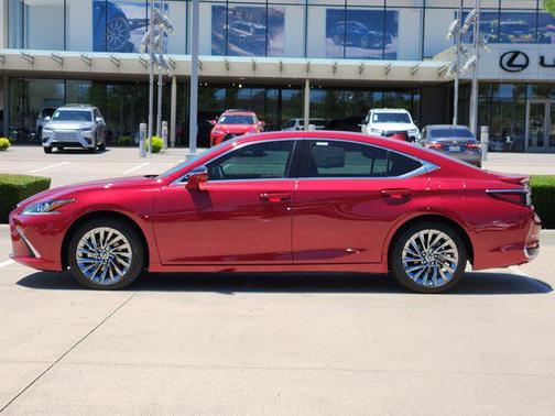2025 Lexus ES 300h Luxury