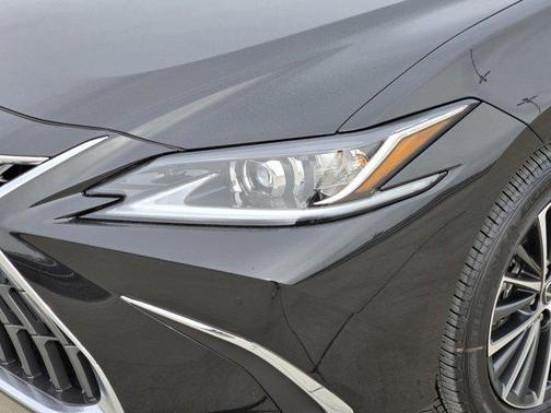 2025 Lexus ES 350 Base