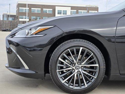 2025 Lexus ES 350 Base