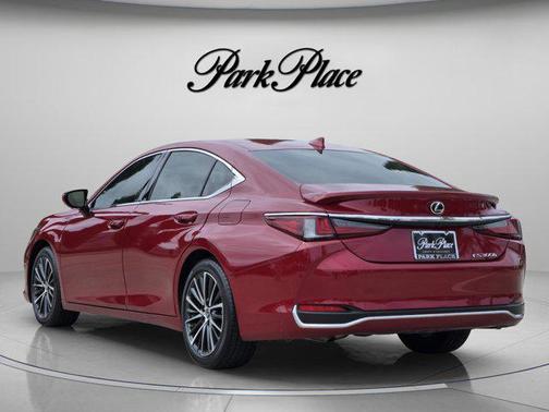 Matador Red Mica 2025 Lexus ES 300h Premium
