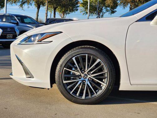 2025 Lexus ES 350 Base