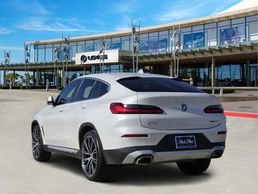 2022 BMW X4 xDrive30i