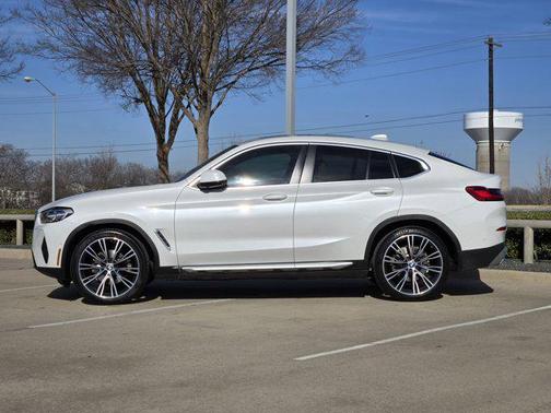 2022 BMW X4 xDrive30i