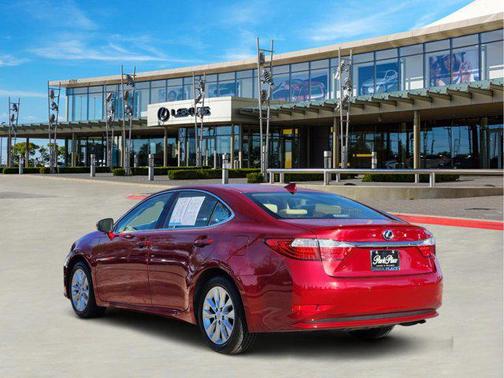 2015 Lexus ES 300h Base