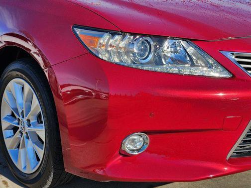 2015 Lexus ES 300h Base