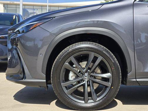2025 Lexus NX 450h+ Luxury