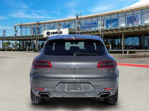 2018 Porsche Macan Base (PDK)