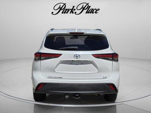 Blizzard Pearl 2020 Toyota Highlander XLE