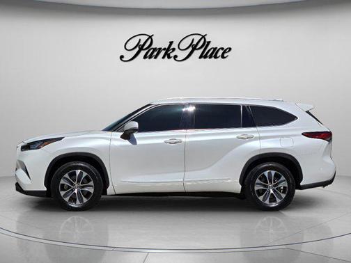Blizzard Pearl 2020 Toyota Highlander XLE