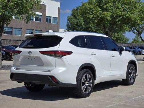 Blizzard Pearl 2020 Toyota Highlander XLE