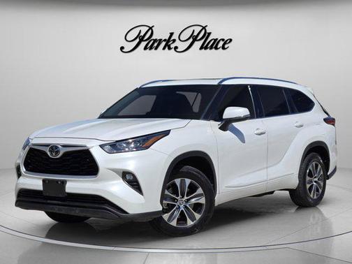 Blizzard Pearl 2020 Toyota Highlander XLE