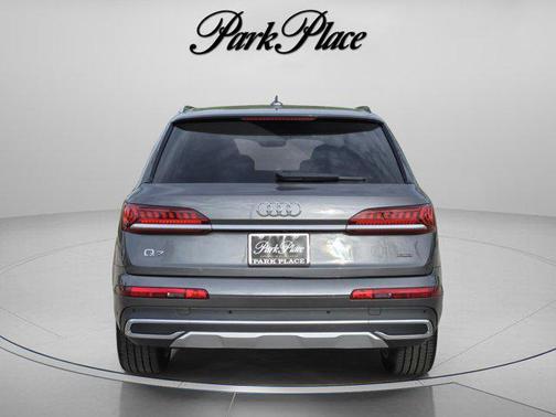 Samurai Gray Metallic 2023 Audi Q7 55 Premium Plus