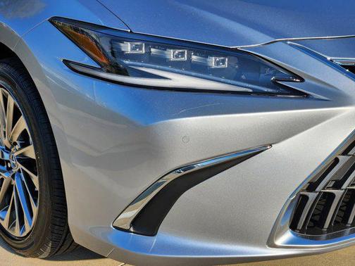 2025 Lexus ES 350 Ultra Luxury