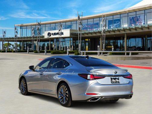 2025 Lexus ES 350 Ultra Luxury