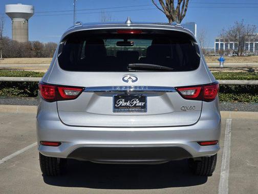 2016 INFINITI QX60 Base