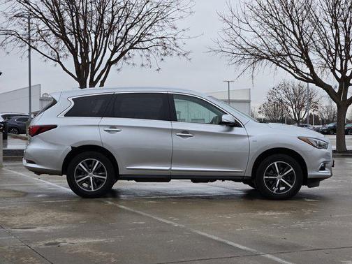 2016 INFINITI QX60 Base