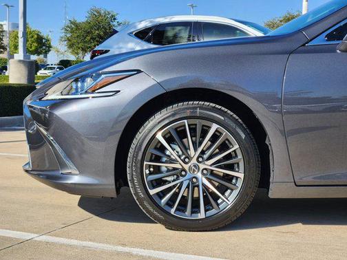 2025 Lexus ES 350 Base