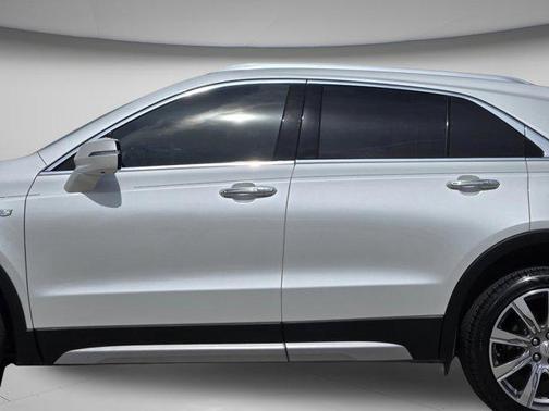 2022 Cadillac XT4 Premium Luxury