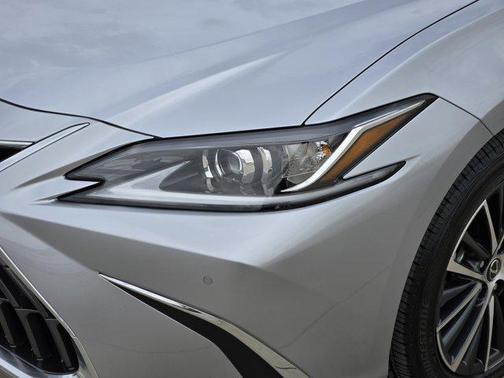 2025 Lexus ES 350 Base