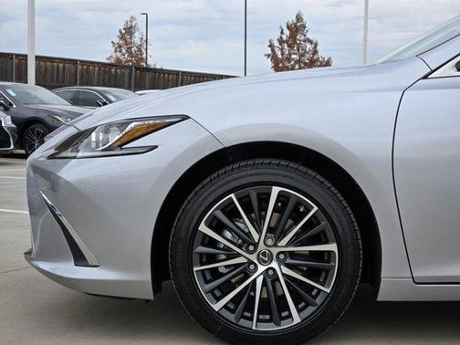 2025 Lexus ES 350 Base