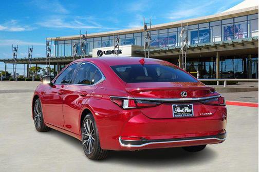 2025 Lexus ES 300h Base