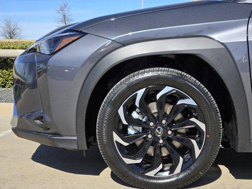 2025 Lexus UX 300h Base