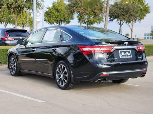 2017 Toyota Avalon XLE