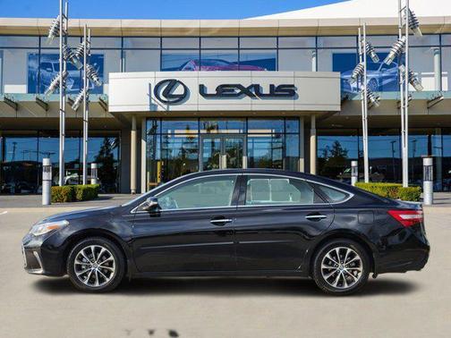 2017 Toyota Avalon XLE