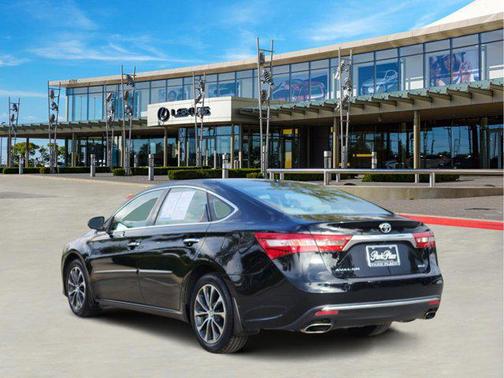 2017 Toyota Avalon XLE