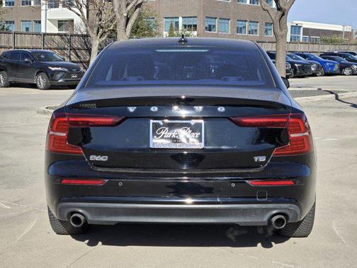 2020 Volvo S60 T5 Momentum