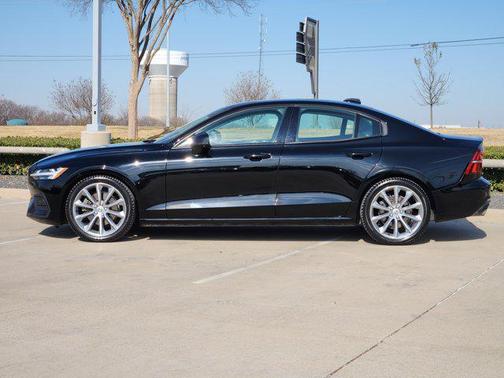 2020 Volvo S60 T5 Momentum