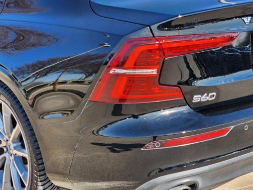 2020 Volvo S60 T5 Momentum