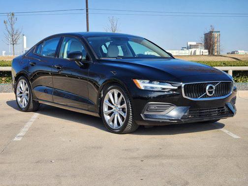 2020 Volvo S60 T5 Momentum