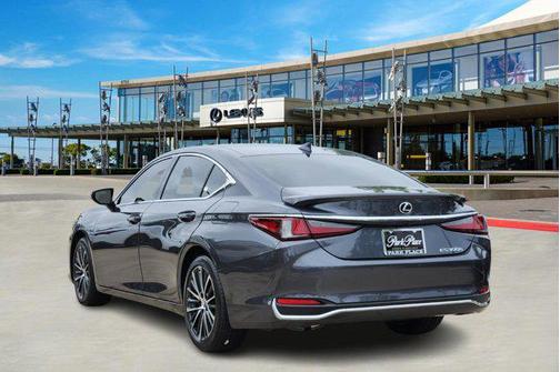 2025 Lexus ES 300h Base