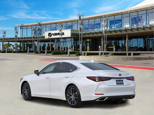 2025 Lexus ES 350 Base