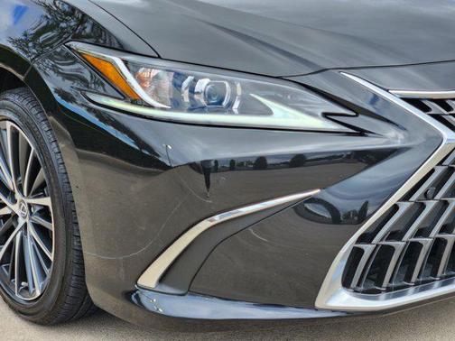 2025 Lexus ES 300h Premium